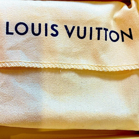 Brand new authentic LV wallet